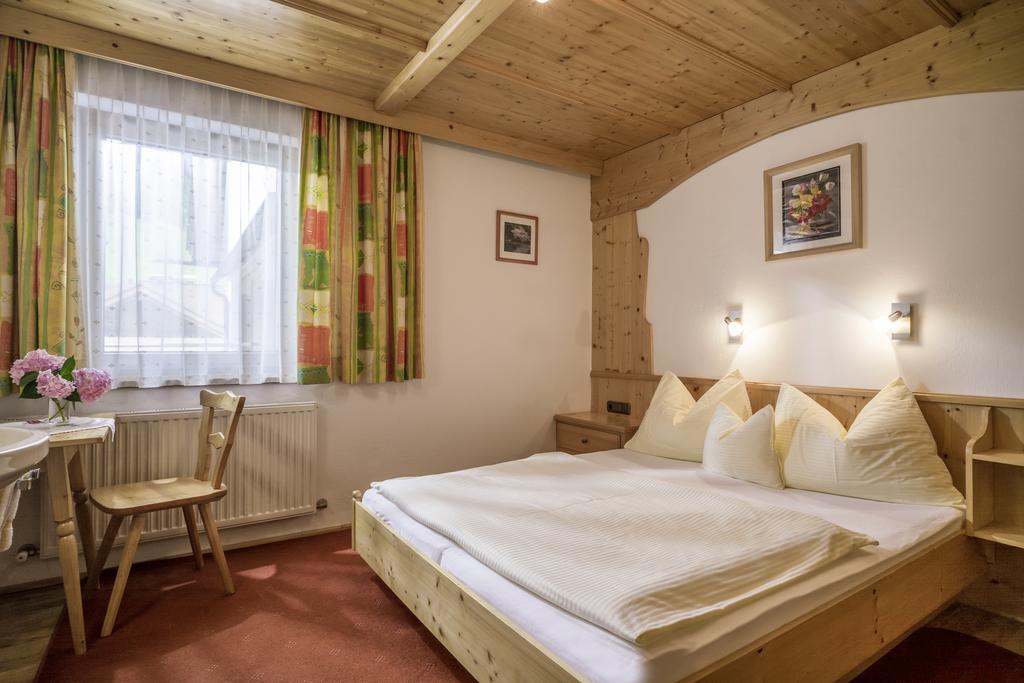 Anja'S Schoenblick - Bed & Breakfast Герлос Екстериор снимка
