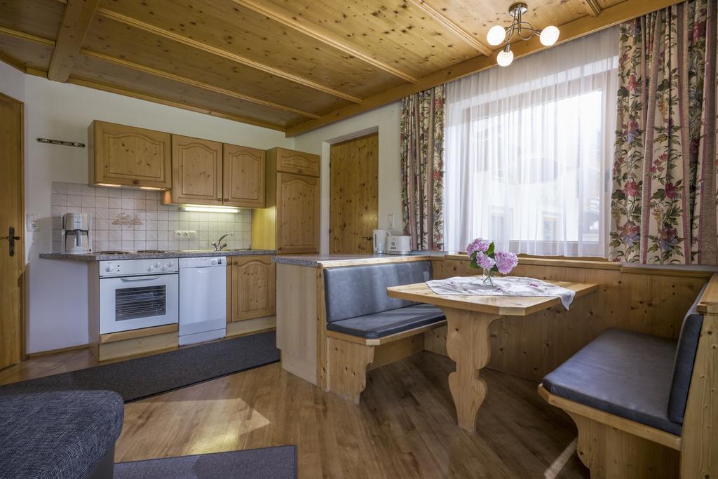 Anja'S Schoenblick - Bed & Breakfast Герлос Екстериор снимка