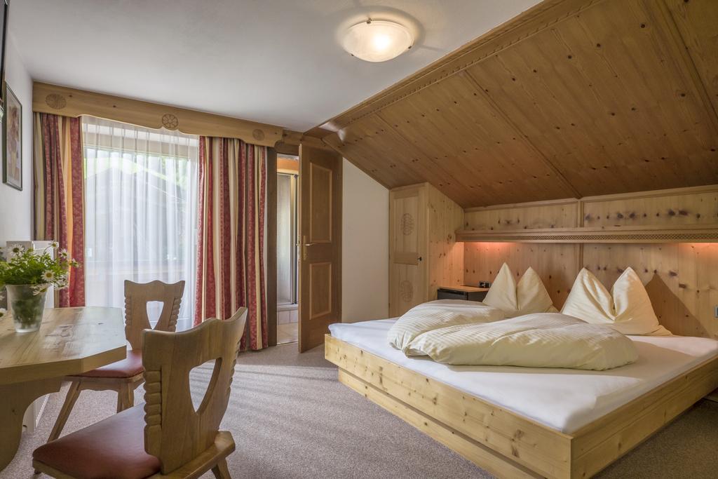 Anja'S Schoenblick - Bed & Breakfast Герлос Екстериор снимка